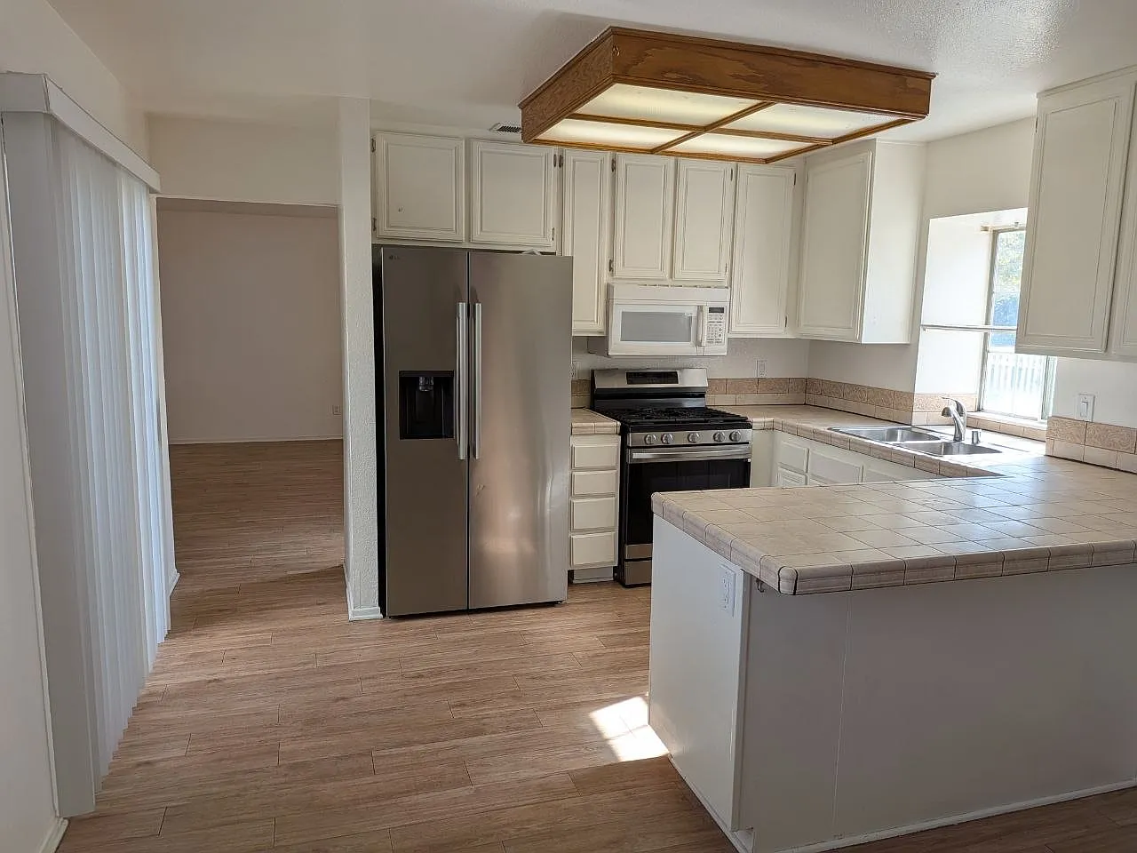 4 bed, 1529 sqft, $2,950 — Photo 4