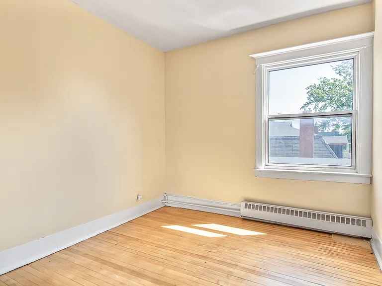 355 Elgin St #C — Photo 11