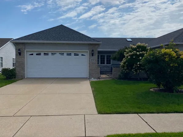 160 S Heather Ln, Crown Point, IN 46307