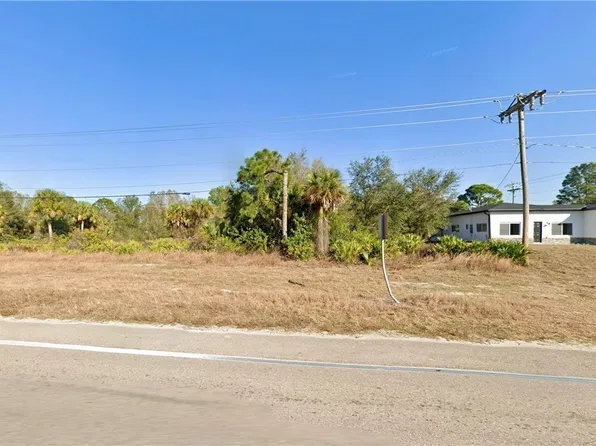 555 Columbus Blvd, Lehigh Acres, FL 33974