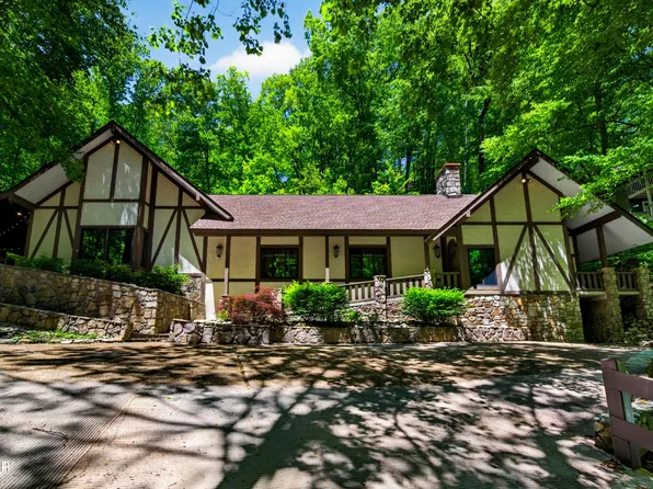 1116 Ski Mountain Rd, Gatlinburg, TN 37738