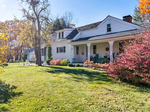 2 Schoolhouse Road, Sandwich, NH 03227