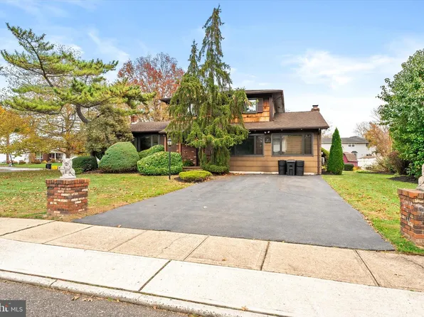 87 Limewood Dr, Hamilton, NJ 08690