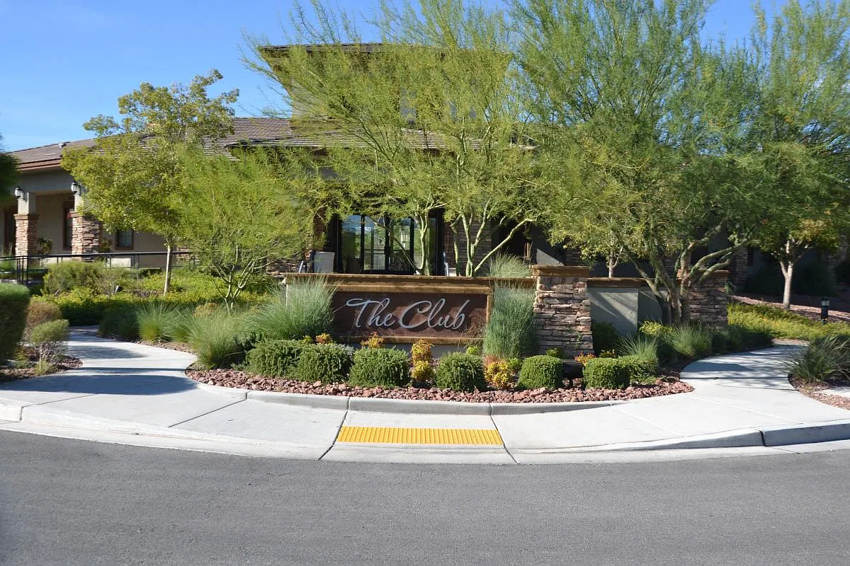 10600 Capitol Peak Avenue — Photo 3