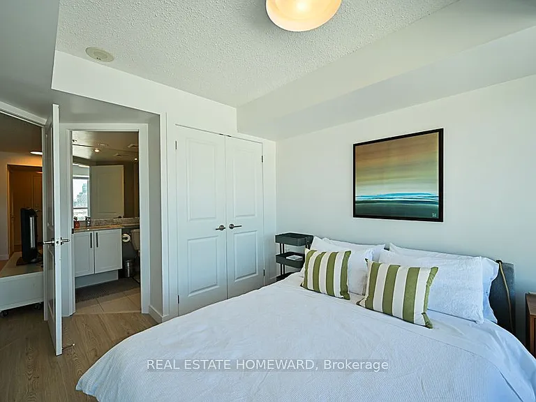 125 Western Battery Rd #913 — Photo 4