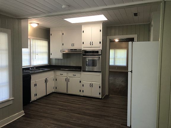 2nd image of 1003 E Cranford Ave