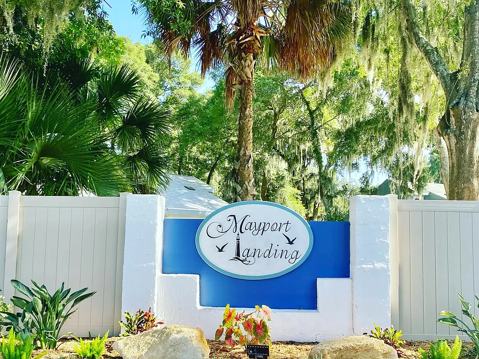 2858 Wonderwood Ln