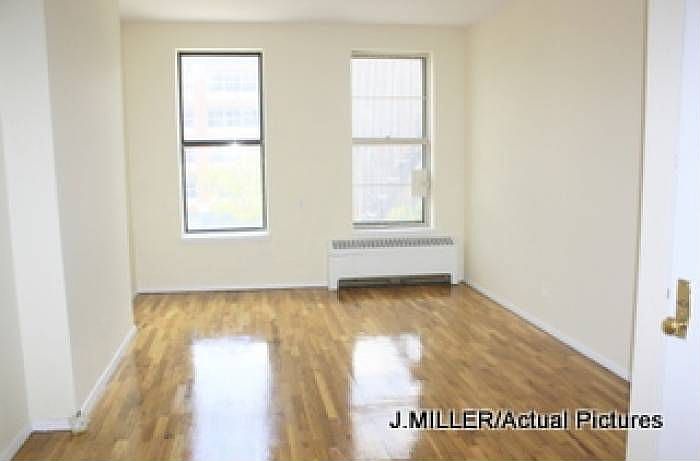 Living Room Approx 14x12