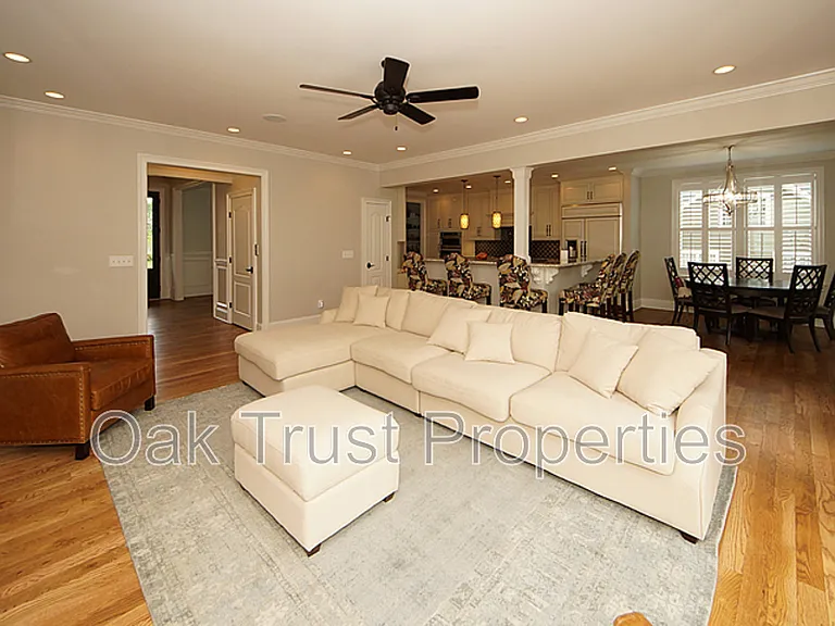 125 Brogun Ln — Photo 10