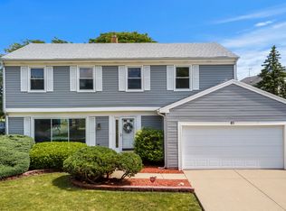 61 N Walnut Ln, Schaumburg, IL 60194