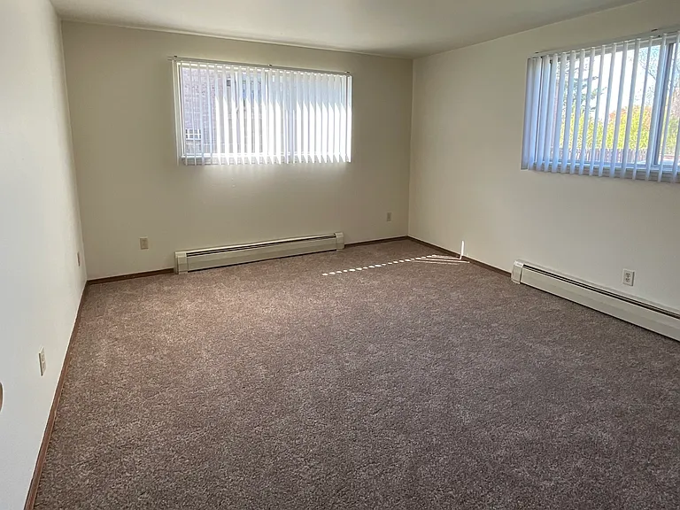 324 S. Locust Street — Photo 11