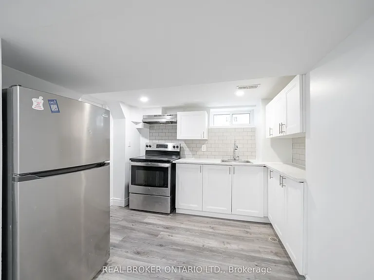 12 Villa Rd #BASEMENT — Photo 5