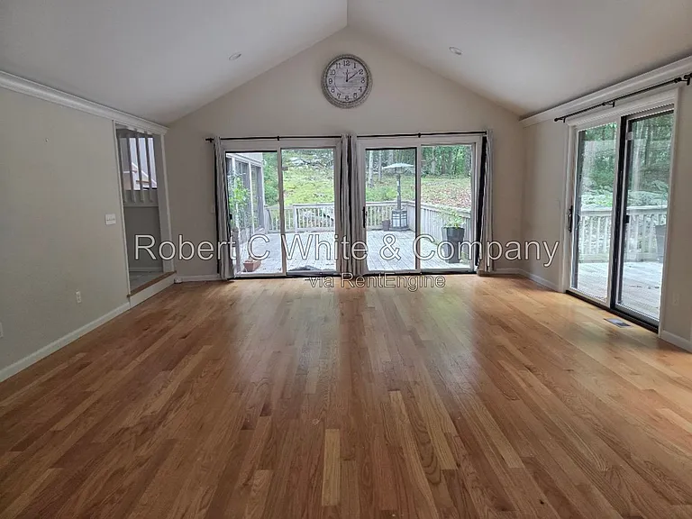 15 Treadwell Ct — Photo 4