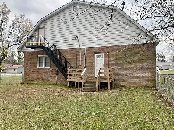 3rd image of 152 E Mill St
