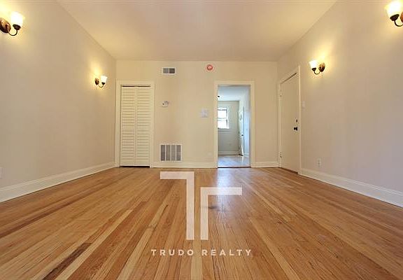 4th image of 4036 N Ashland Ave APT 02E
