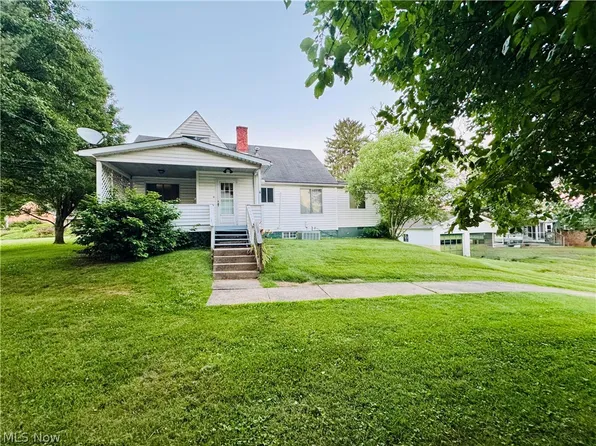 956 Braun Rd, Belpre, OH 45714