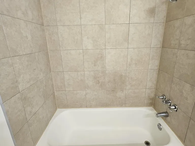 517 Palomas Dr SE #B — Photo 14