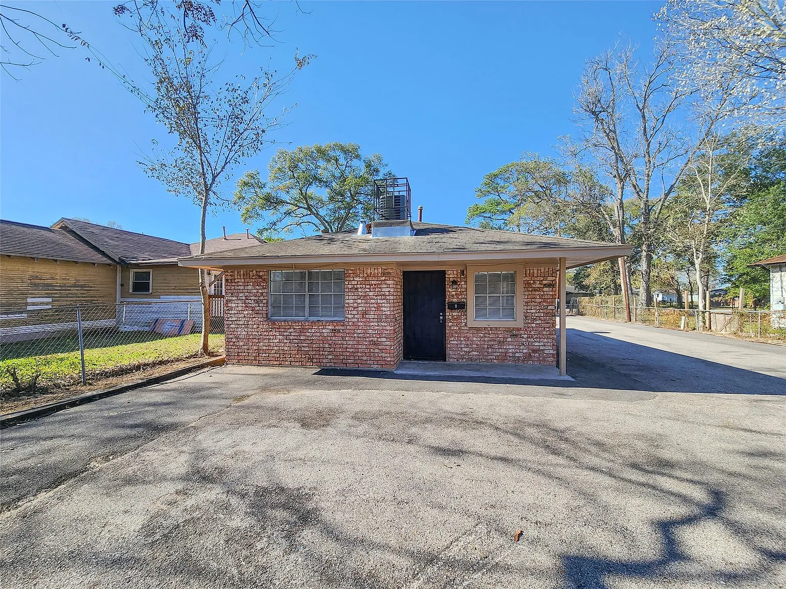 2 bed, 1.0 bath, 783 sqft, $1,275 — Photo 3