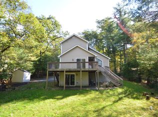 152 Beach Ln, Dingmans Ferry, PA 18328