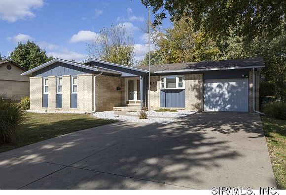 1st image of 412 Dartmouth Dr