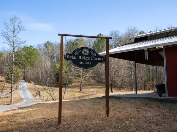 557 Waterford Ln, Rocky Face, GA 30740