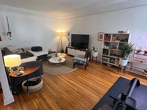 4th image of 854 Ocean Ave #8A