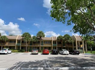 1535 Meadows Cir W, Boynton Beach, FL 33436