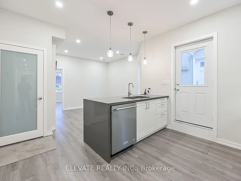 1600A Bloor St W — Photo 1