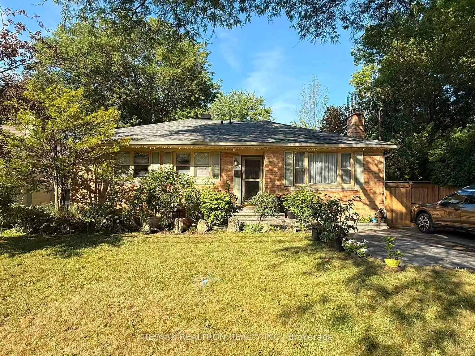 4 bed, $1,850 — Photo 1