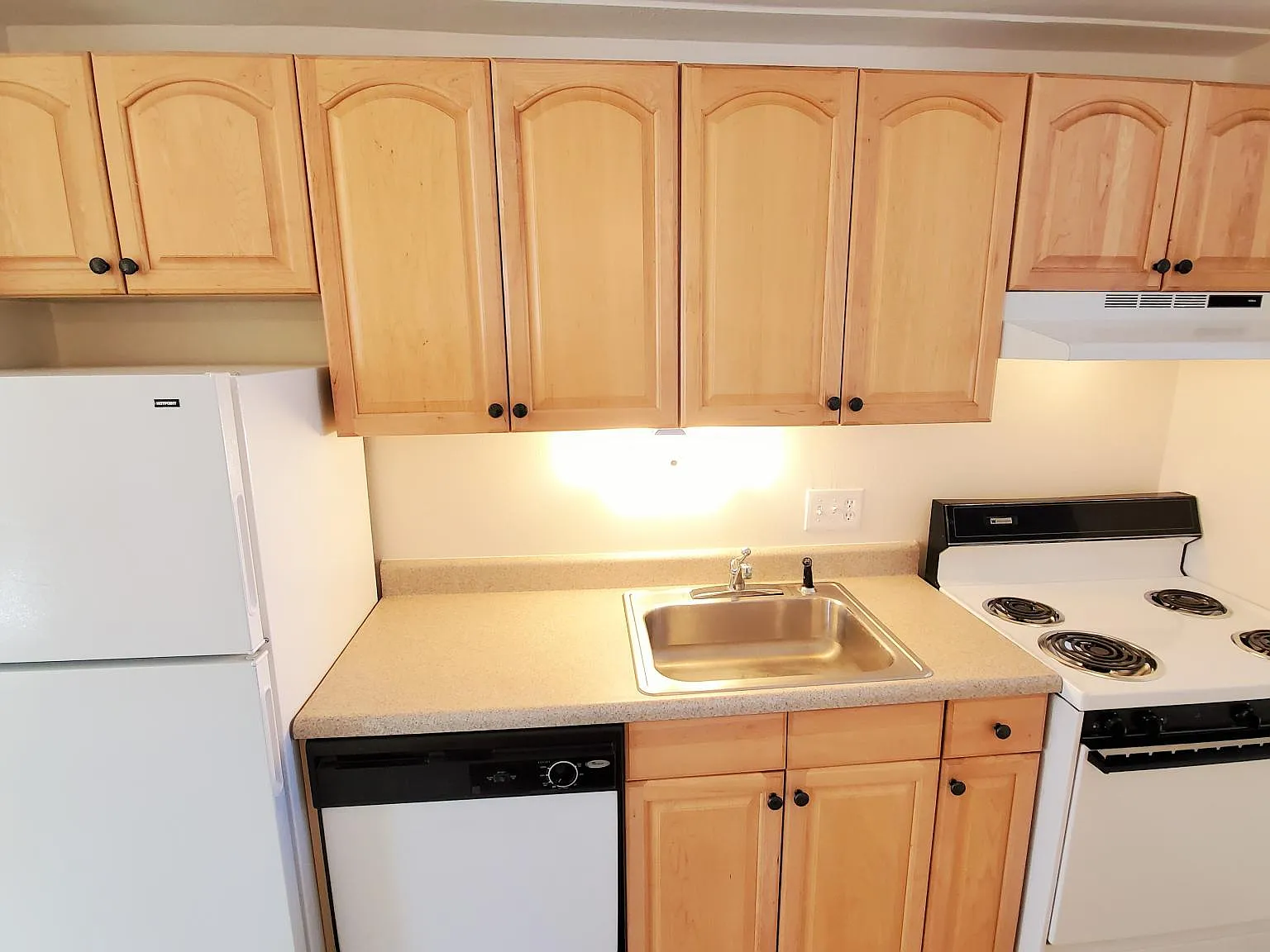 1 bed, 600 sqft, $1,000 — Photo 2