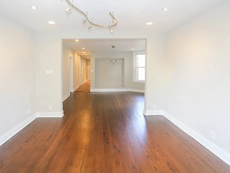 3 bed, 1200 sqft, $2,400 — Photo 3