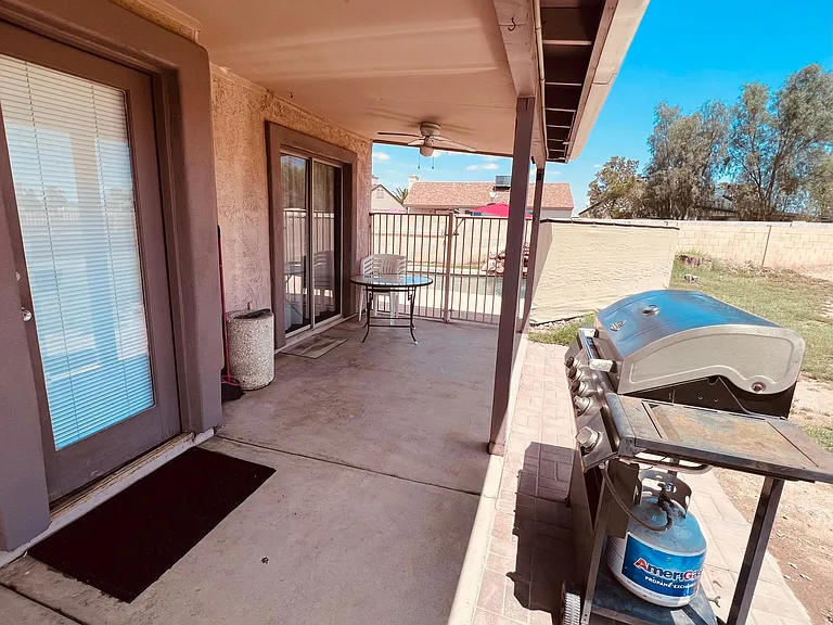 N Limonero Cir — Photo 3
