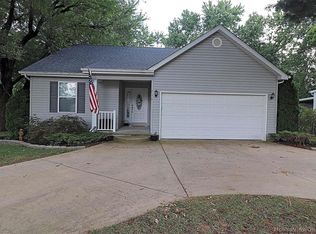 716 Moore Ave, Farmington, MO 63640
