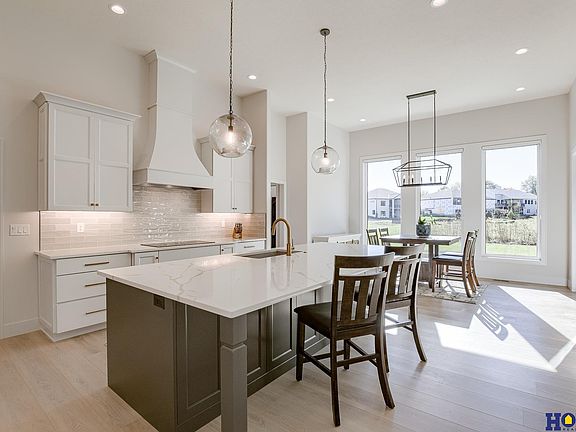 5th image of 8901 Sandalwood Dr