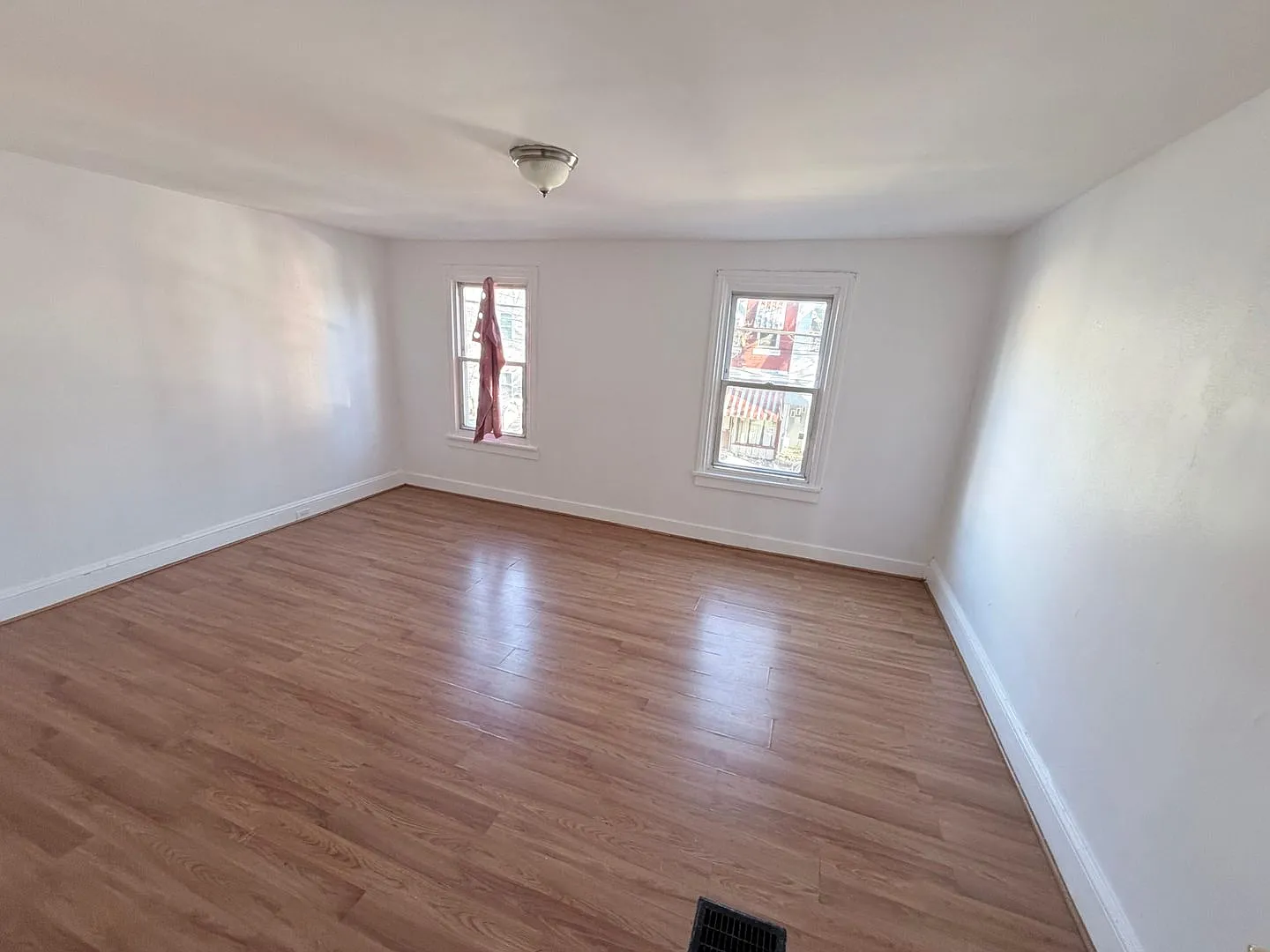 415 Hudson St — Photo 1