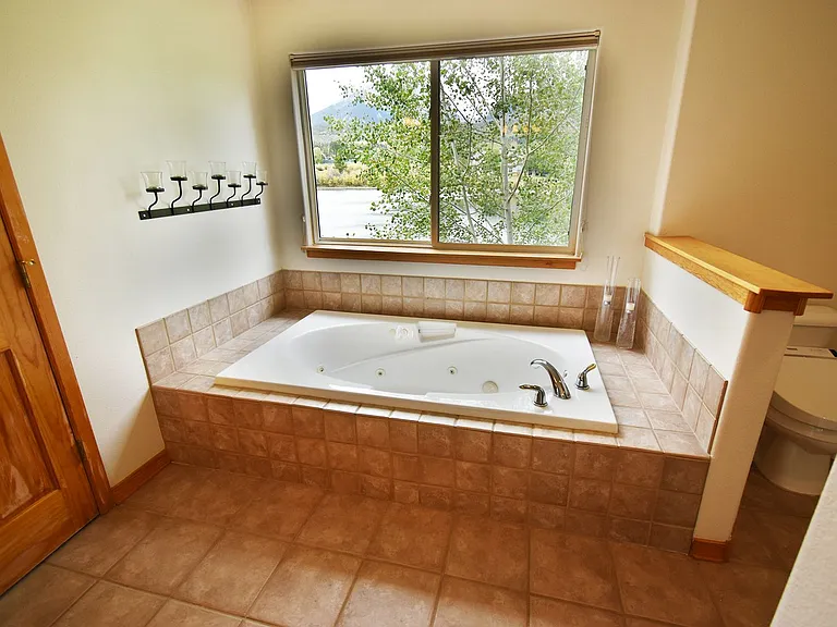 172 Robin Dr — Photo 12