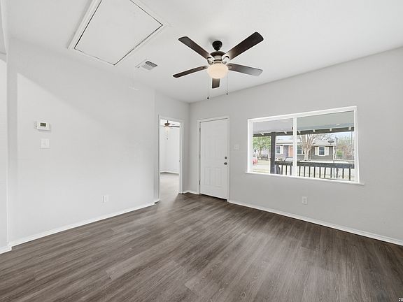 4th image of 1325 W Mariposa