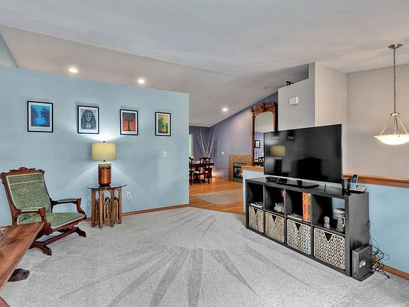 4th image of 5918 123rd Ave NE #A