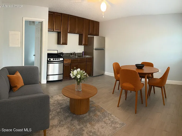 6100 Ridgewood Ave #7 — Photo 2