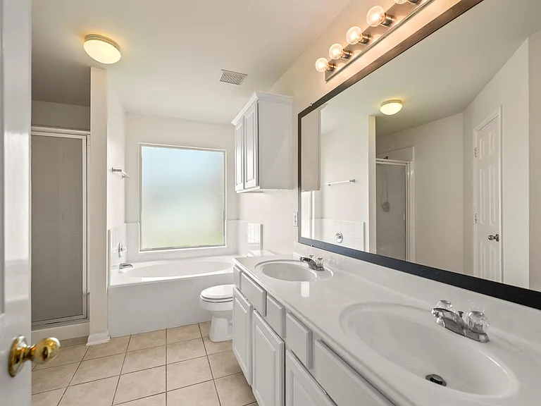 12202 Mardi Gras Dr — Photo 17