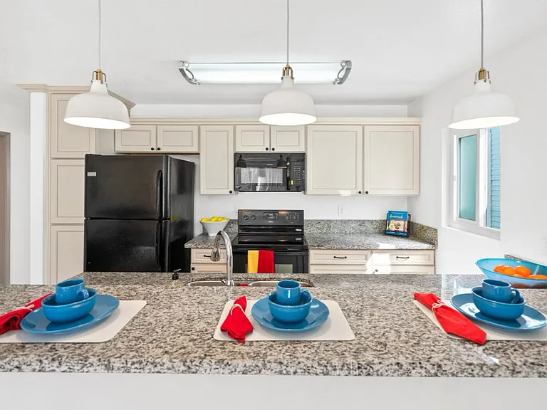 830 Jamaica Ct — Photo 7