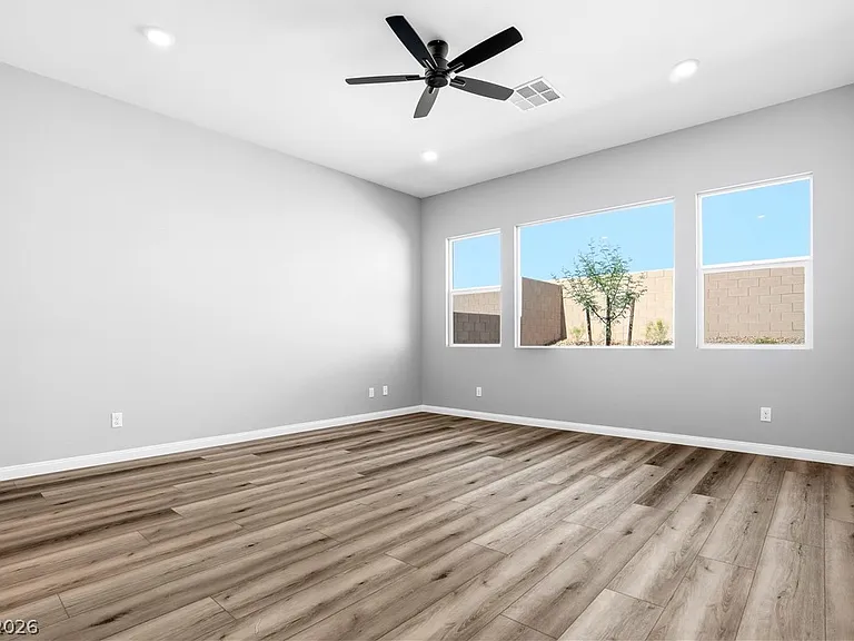 6323 Zephyr Peak Ct — Photo 17