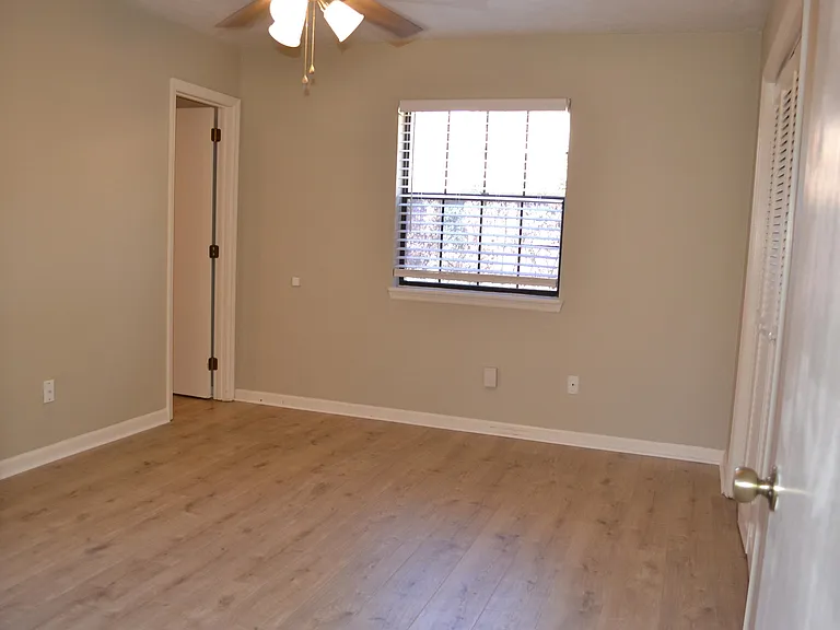 2041 Continental Ave — Photo 14