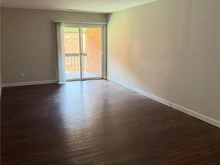 1969 Greenglen Dr #303 — Photo 2