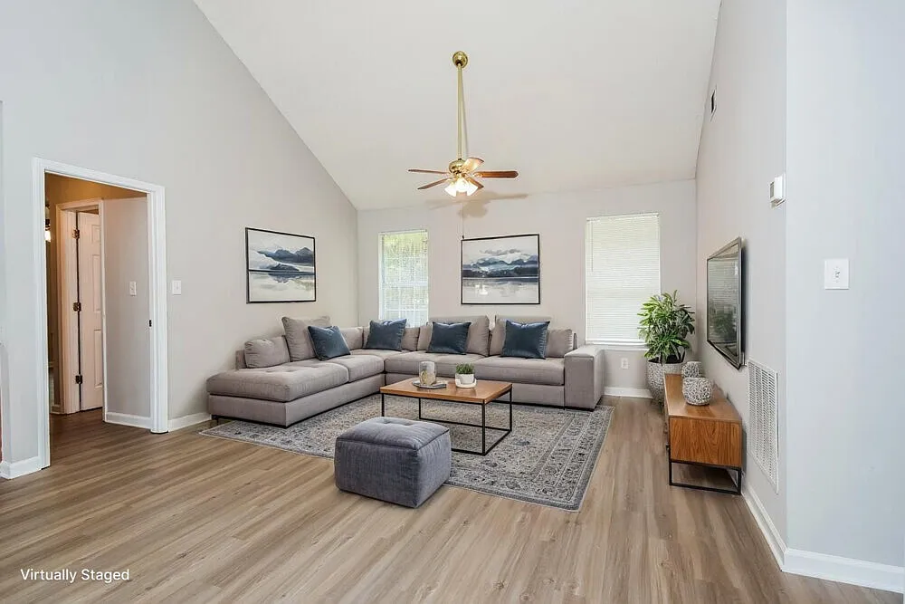 3 bed, 2.0 bath, 1145 sqft, $1,670 — Photo 3