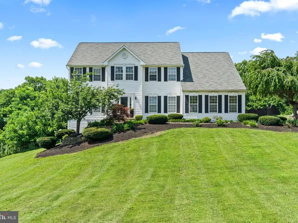 600 Pinnacle Dr, Bunker Hill, WV 25413