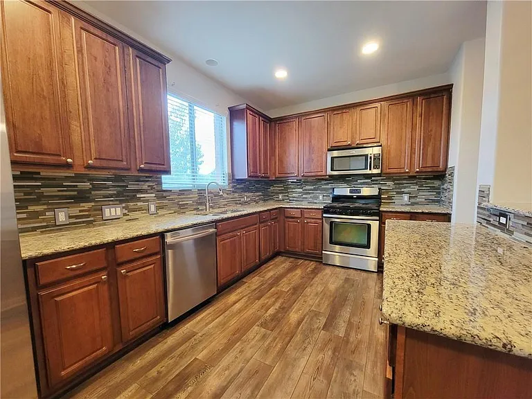 4601 Rolling Water Dr — Photo 5