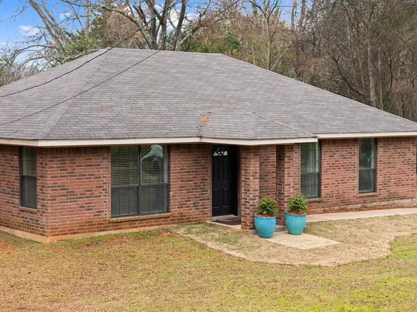 1505 Edna Ln, Longview, TX 75602