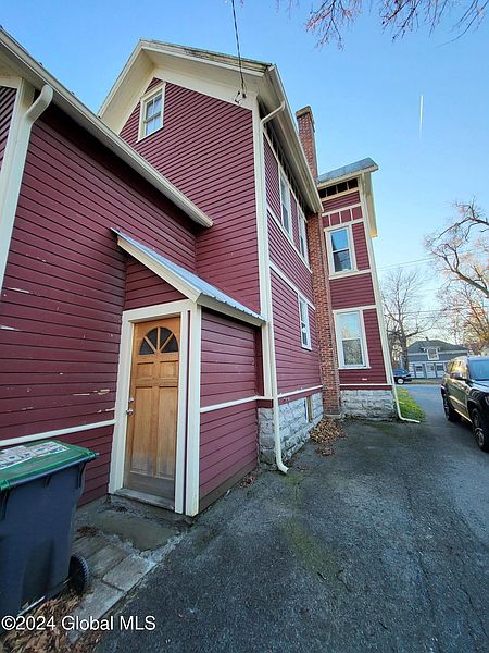 3rd image of 126 Washington Avenue