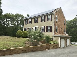 10 Hummingbird Trl, Dartmouth, MA 02747